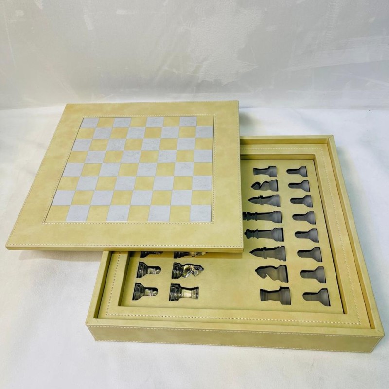 GASSANS CHESS BOX