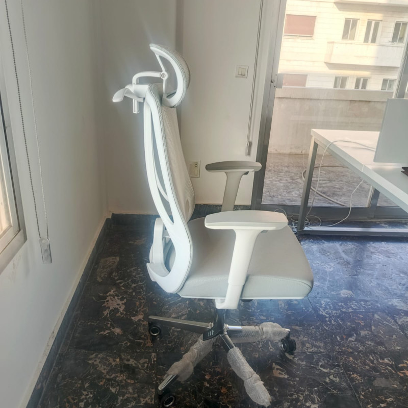 office chair  white